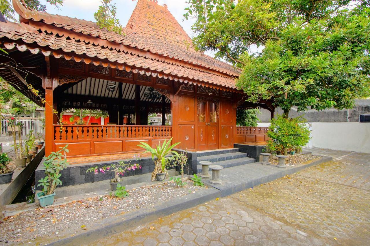 Oyo 1473 Omah Tentrem Syariah Melati Esterno foto