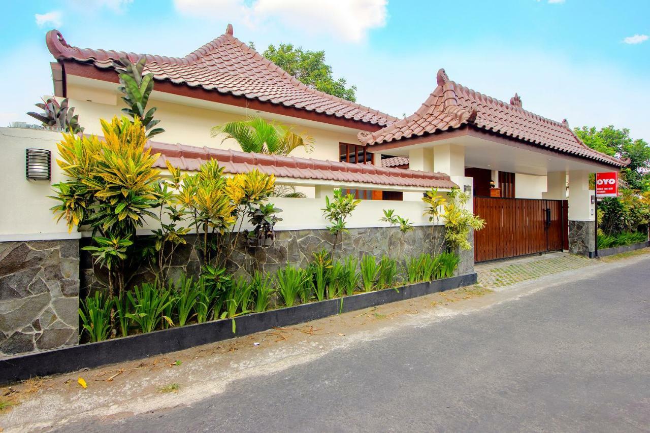 Oyo 1473 Omah Tentrem Syariah Melati Esterno foto
