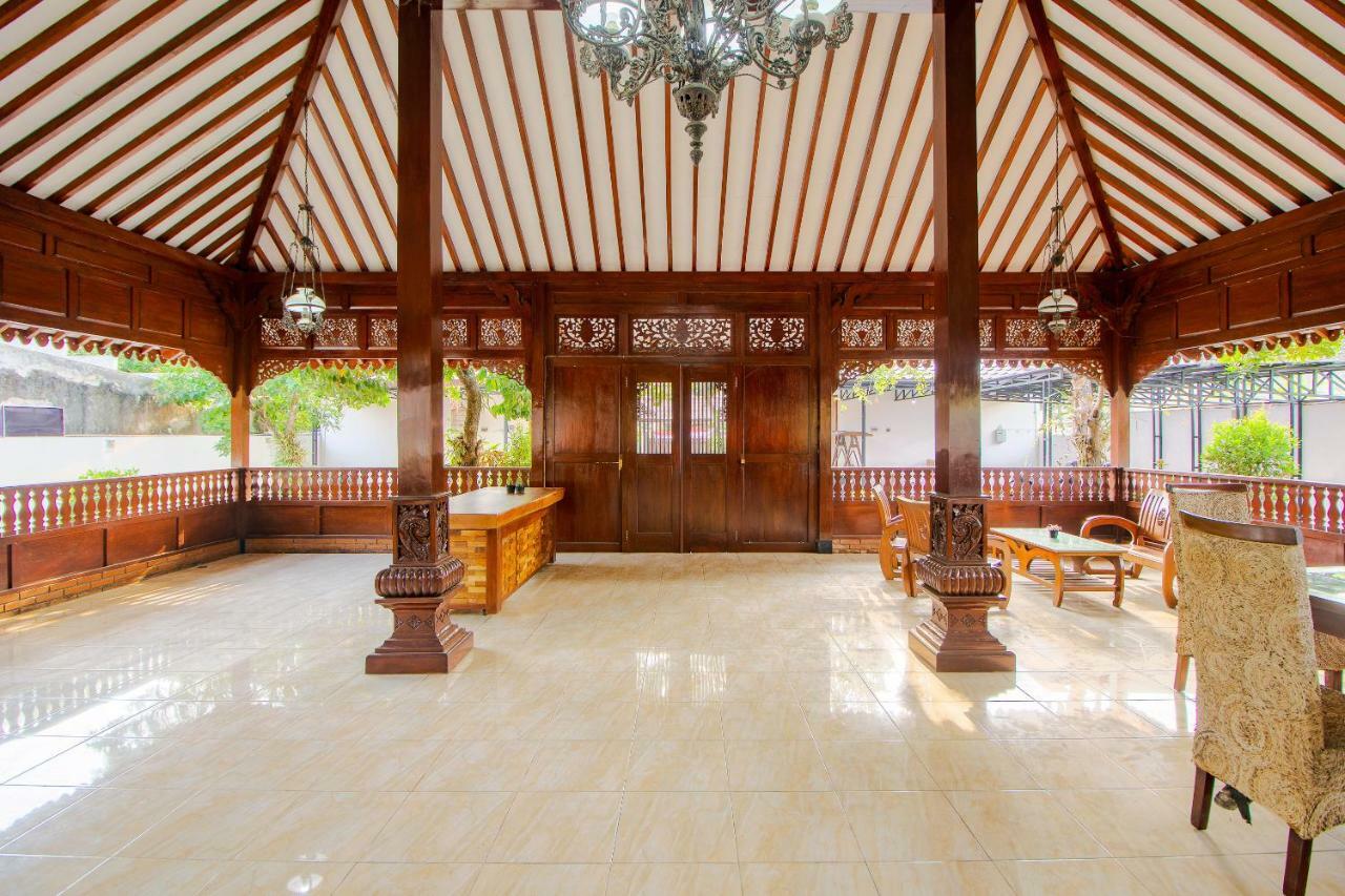 Oyo 1473 Omah Tentrem Syariah Melati Esterno foto